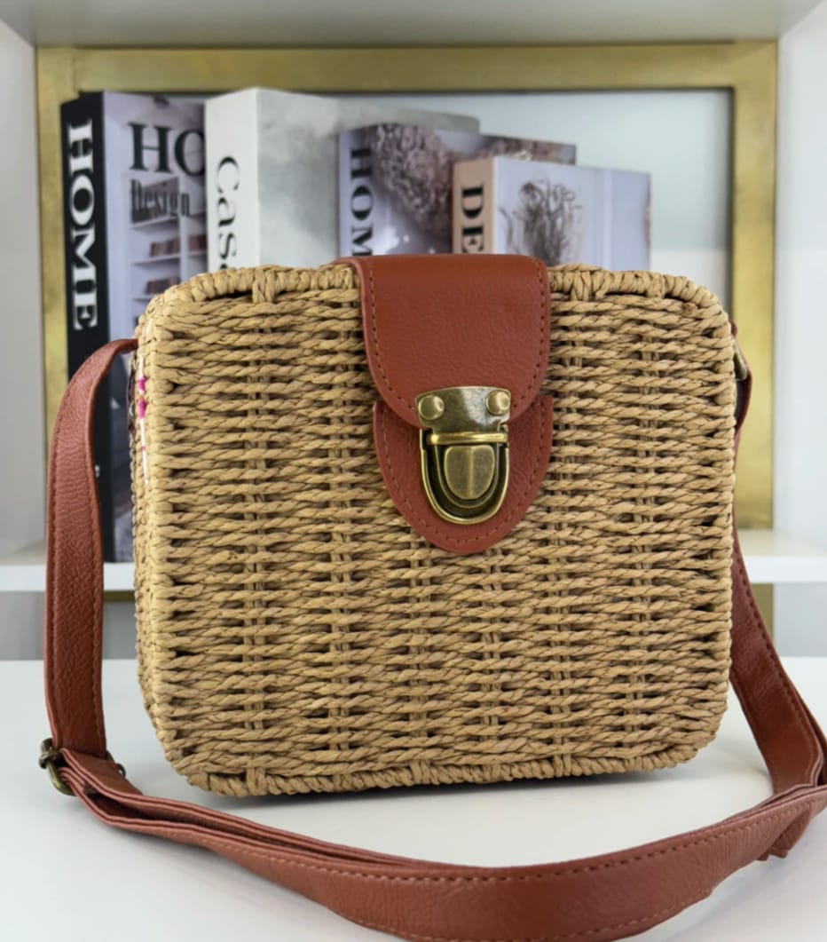 Bolsa Quadrada de Palha Sintética Estruturada
